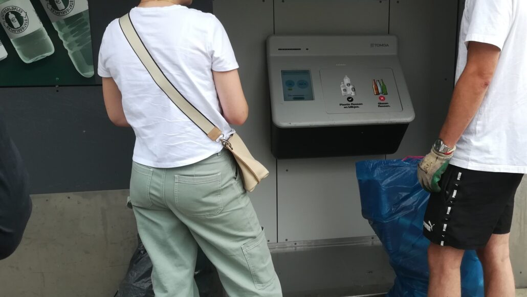 TOMRA R2 multifeed-automaat winkelcentrum de Eglantier