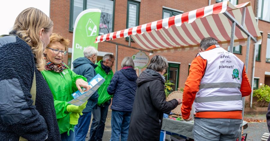 De wijk in van plandelen tot groenfestival in Apeldoorn